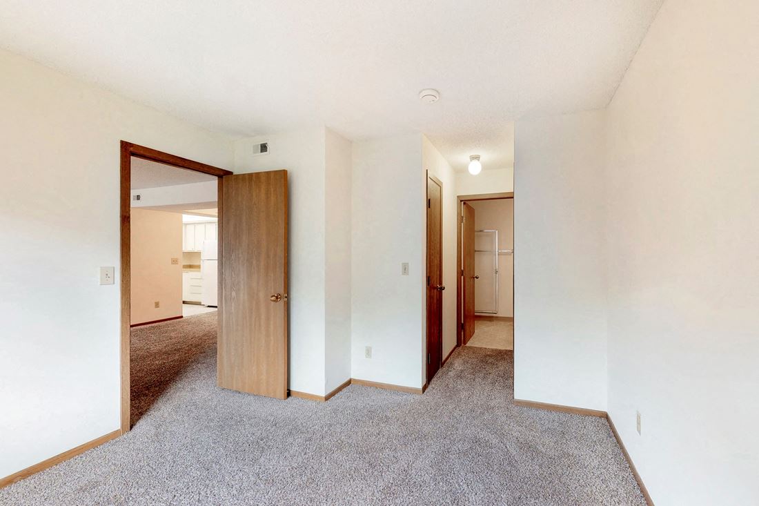 Westchester Square Apartments photo